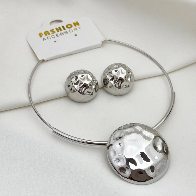 نیم ست طوق گردنی نقره ایی