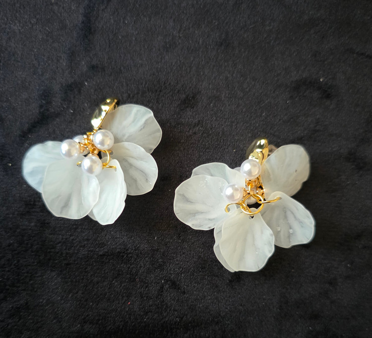 گوشواره صدفی مات