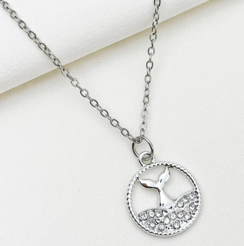 گردنبند استیل نگین دار طرح دُم وال