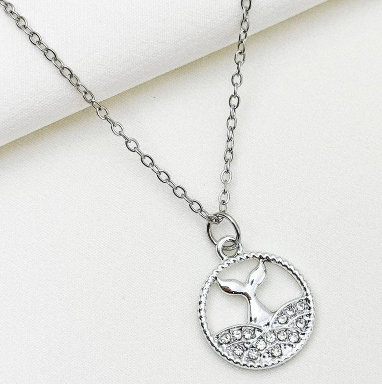 گردنبند استیل نگین دار طرح دُم وال