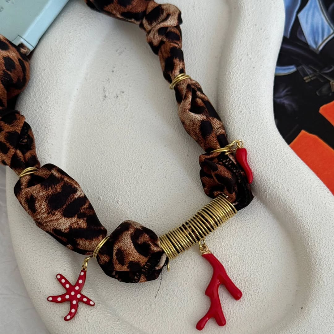 گردنبند پارچه ایی ترک