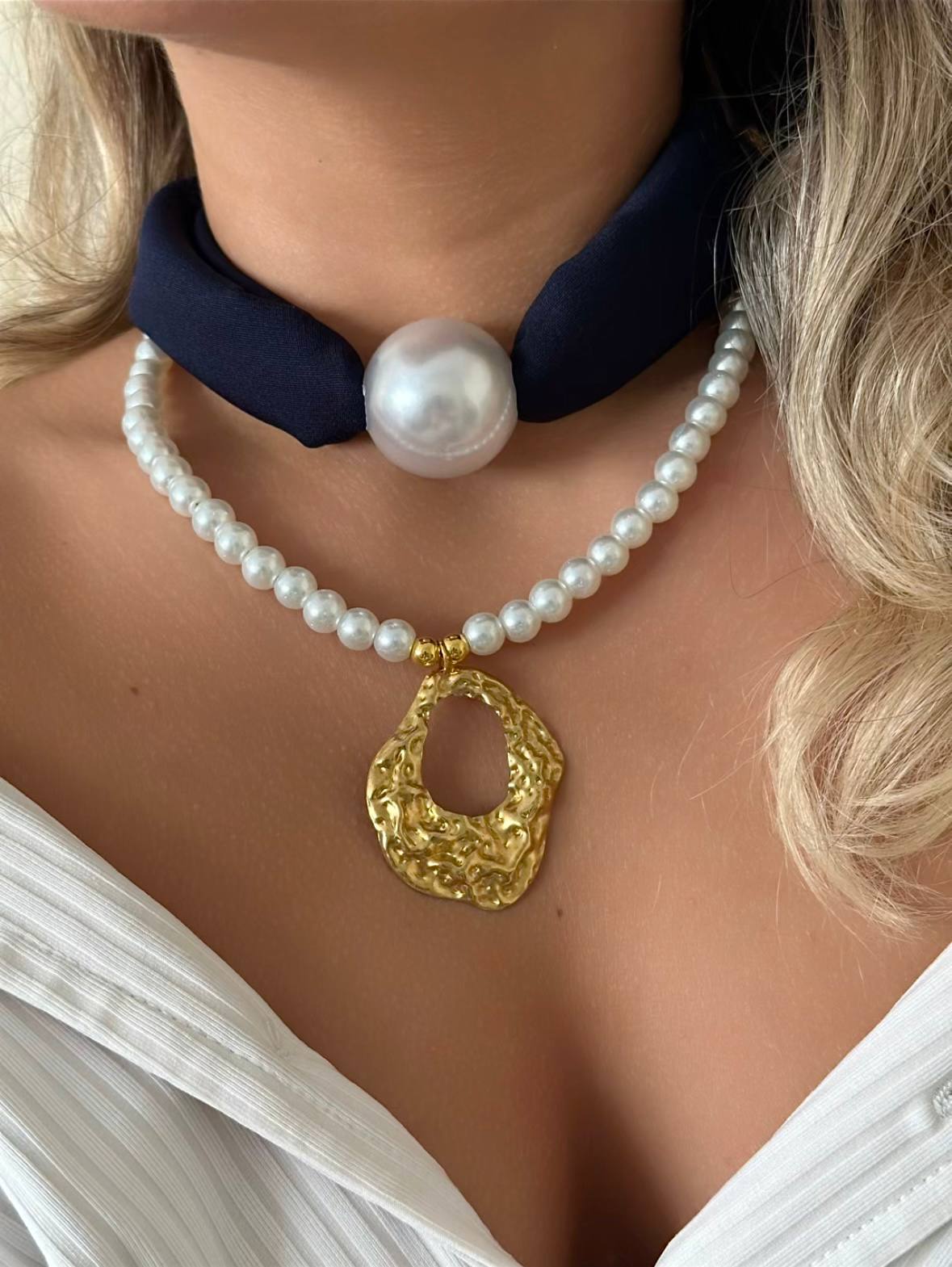 گردنبند پارچه‌ای ترک با مروارید