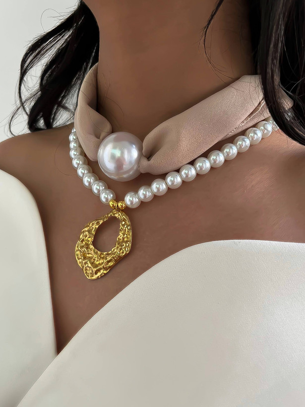 گردنبند پارچه ایی ترک و مروارید