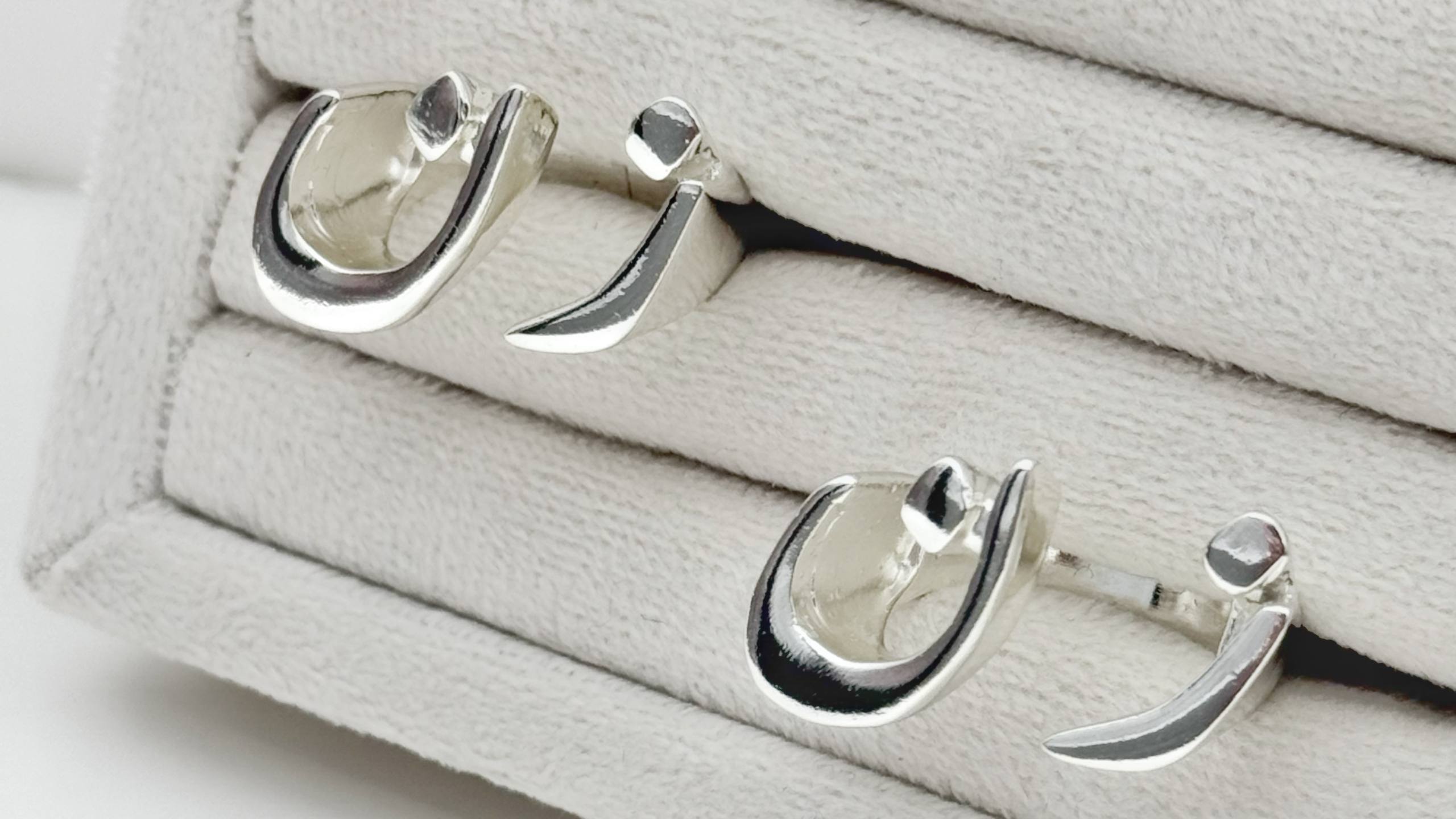 انگشتر استیل آبکاری با طرح ((زن))