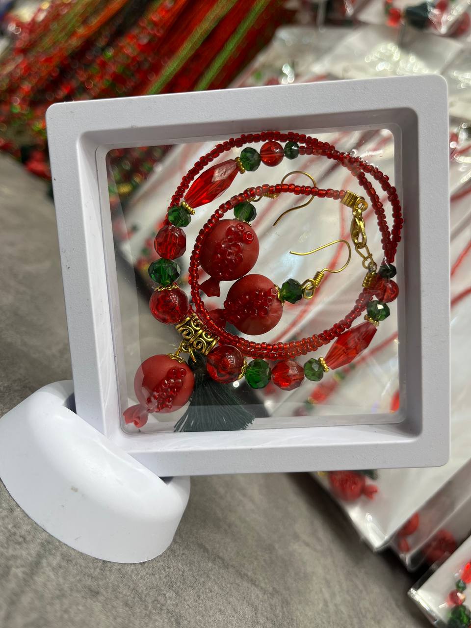 تم یلدایی نیم ست گردنبند و گوشواره