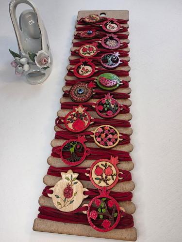 هر کدامشان ۱۰۰ تومان خیلی خوشگه