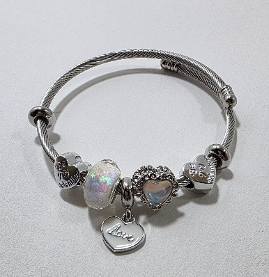 دستبند پاندورا رنگ سفید صدفی